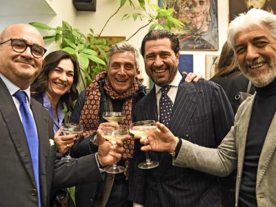 Via Caracciolo: in sartoria exclusive cocktail con champagne e crudi